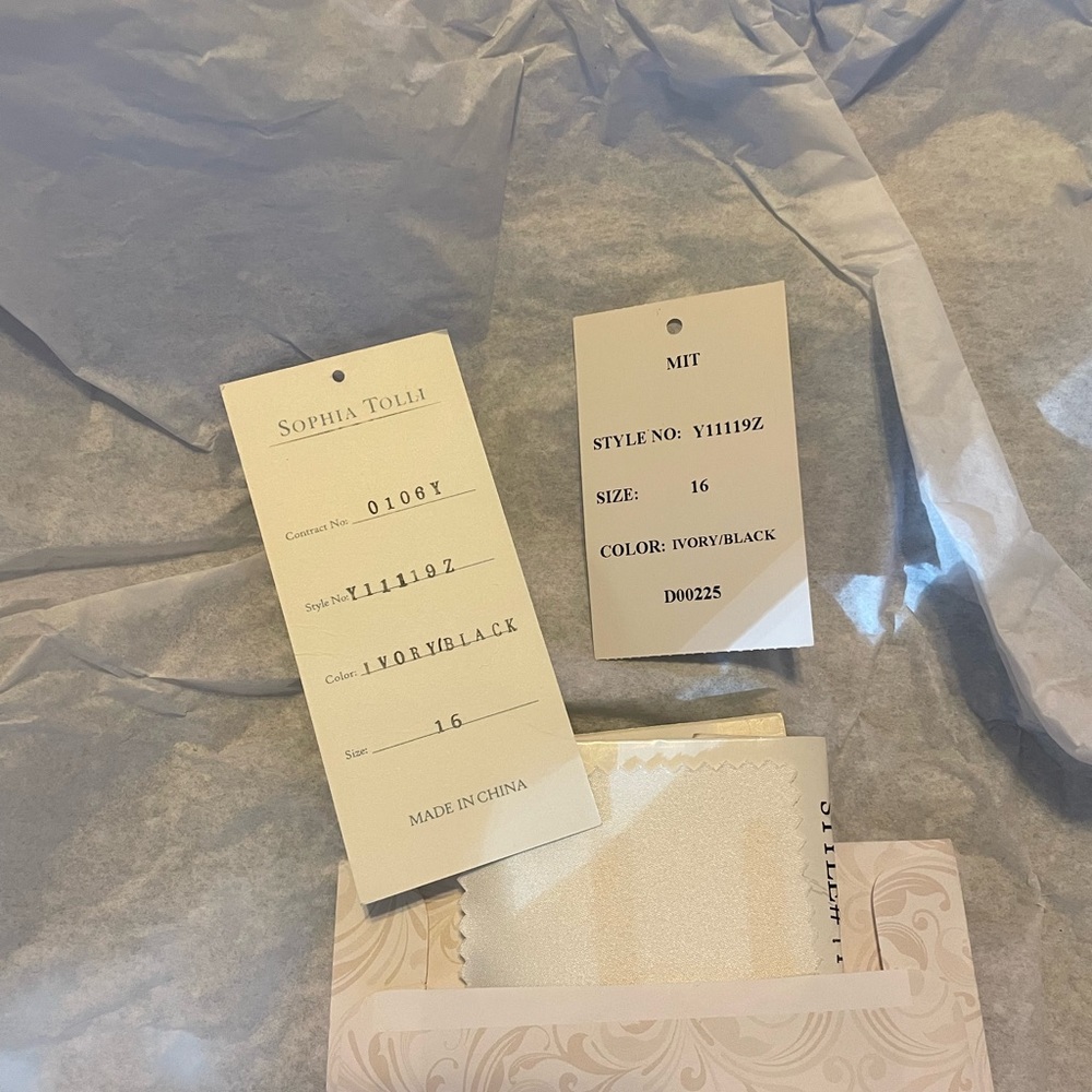 Wedding bundles. I will add the rest in another post. Selling all for 2000 - Picture 11 of 16
